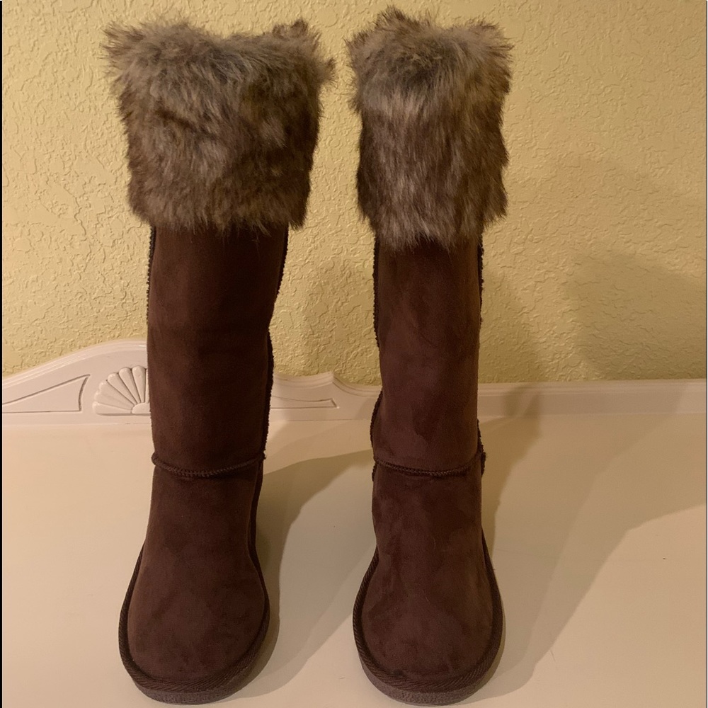 Karryn’s Brown Faux Suede Boots. Size 8.5